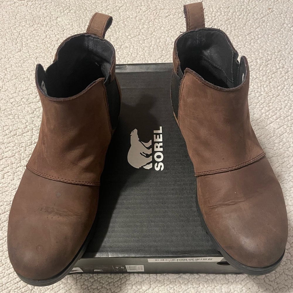 Sorel Emelie Chelsea booties size 9.5